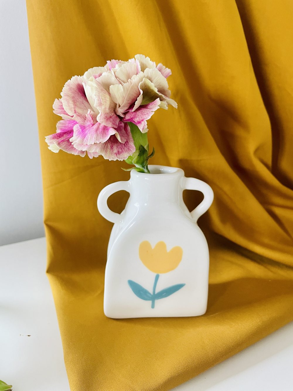 Petit vase fleur jaune